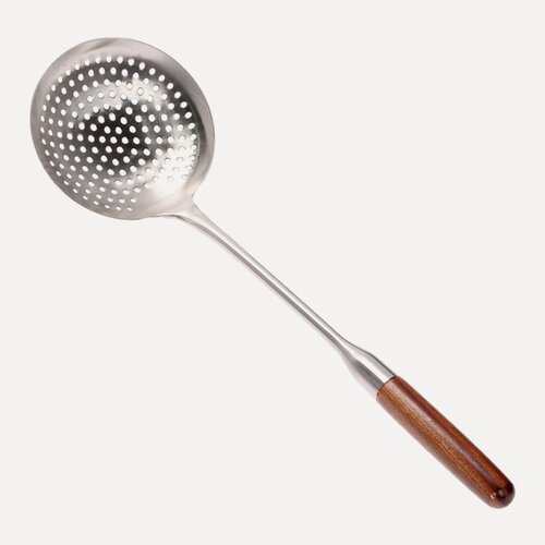 Изображение товара Шумовка для казана узбекская 54 см, диаметр 16 см, с деревянной ручкой