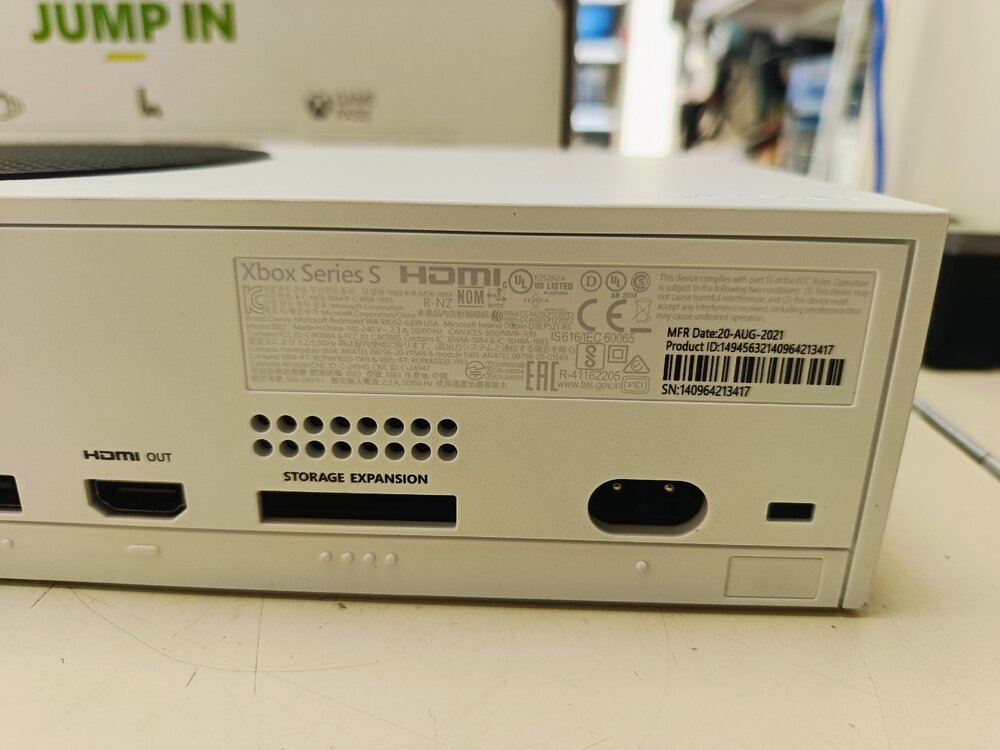 Игровая приставка Microsoft Xbox Series S 512 ГБ SSD, без игр, белый — фото 1