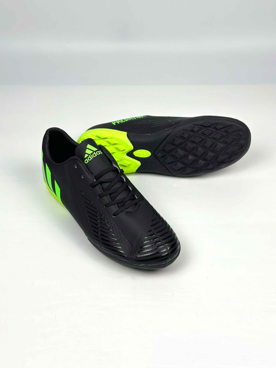 Сороконожки adidas, размер 40, черный