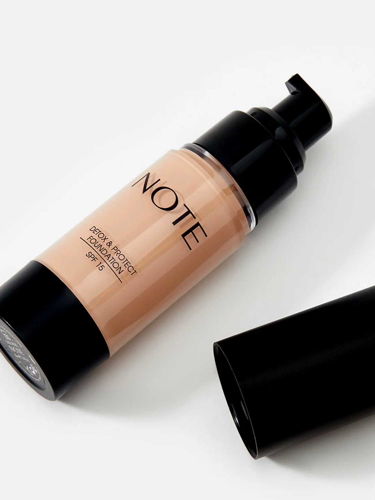 Тональный крем (Note Detox & Protect Foundation 03 medium beige SPF15, 30ml) — фото 1