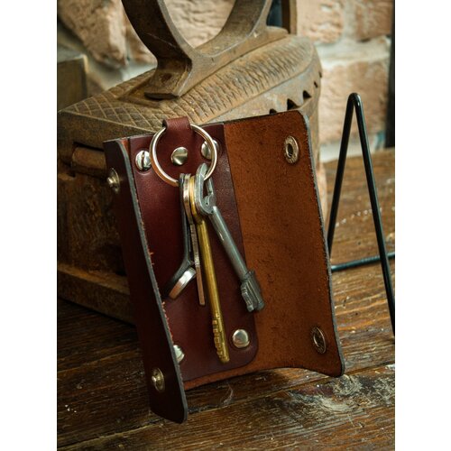 Ключница SAFFA, гладкая фактура, коричневый