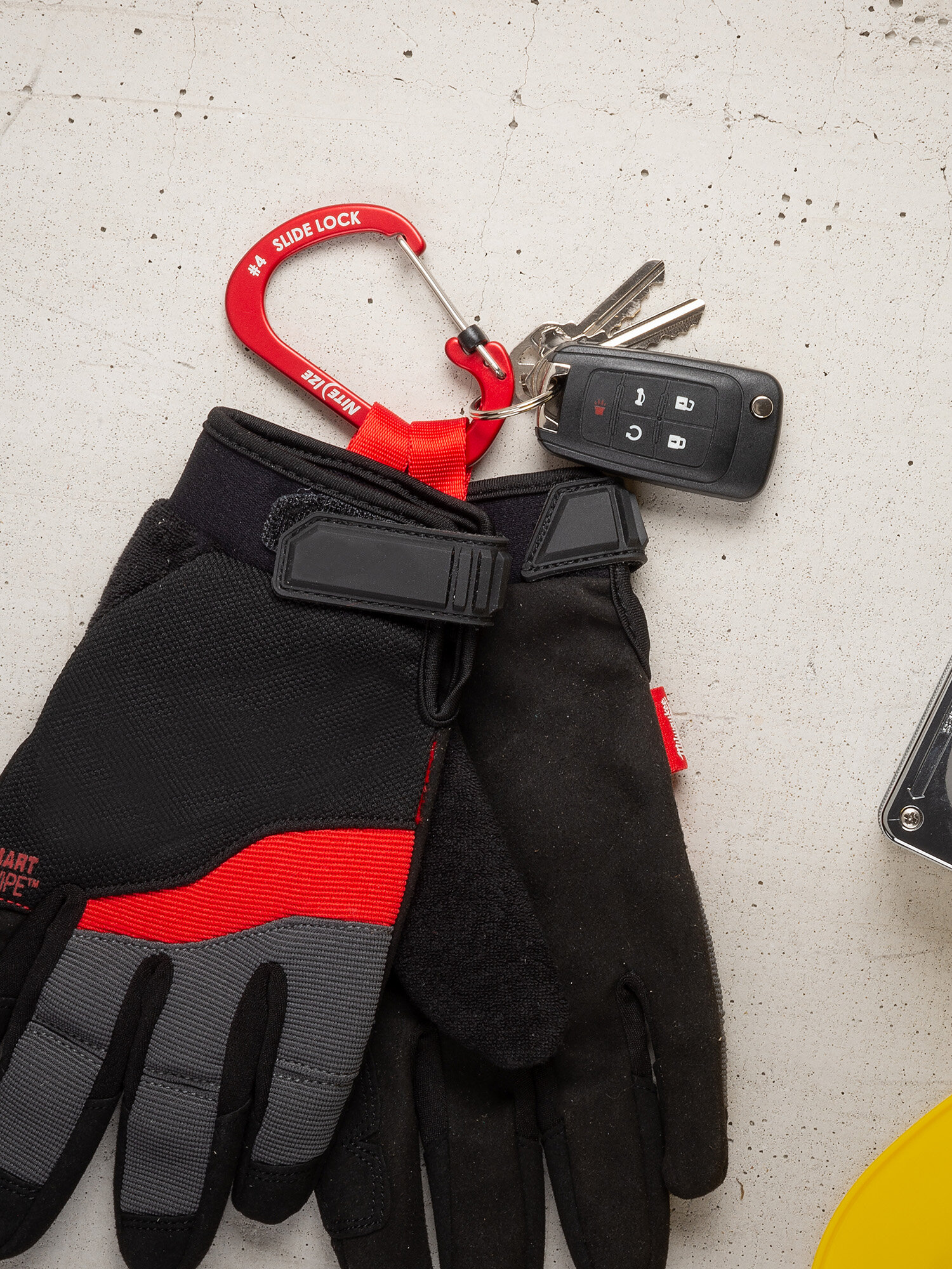 Брелок-карабин Nite Ize, красный — фото 1