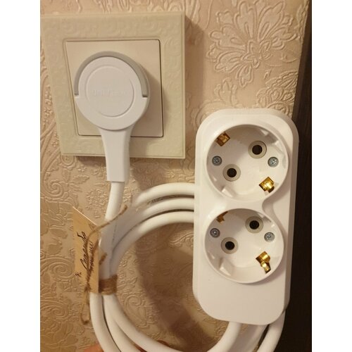 Удлинитель бытовой с плоской вилкой невидимкой 2 розетки 05 метра с заземлением 1513₽