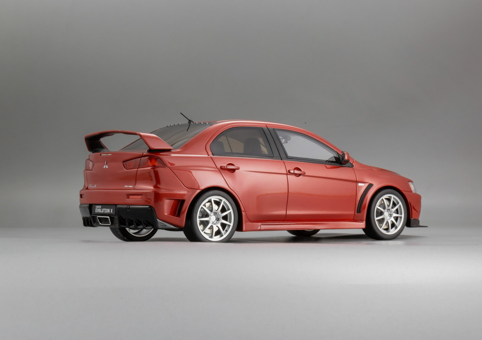 Масштабная модель Mitsubishi Lancer Evo X FQ 400 — фото 1