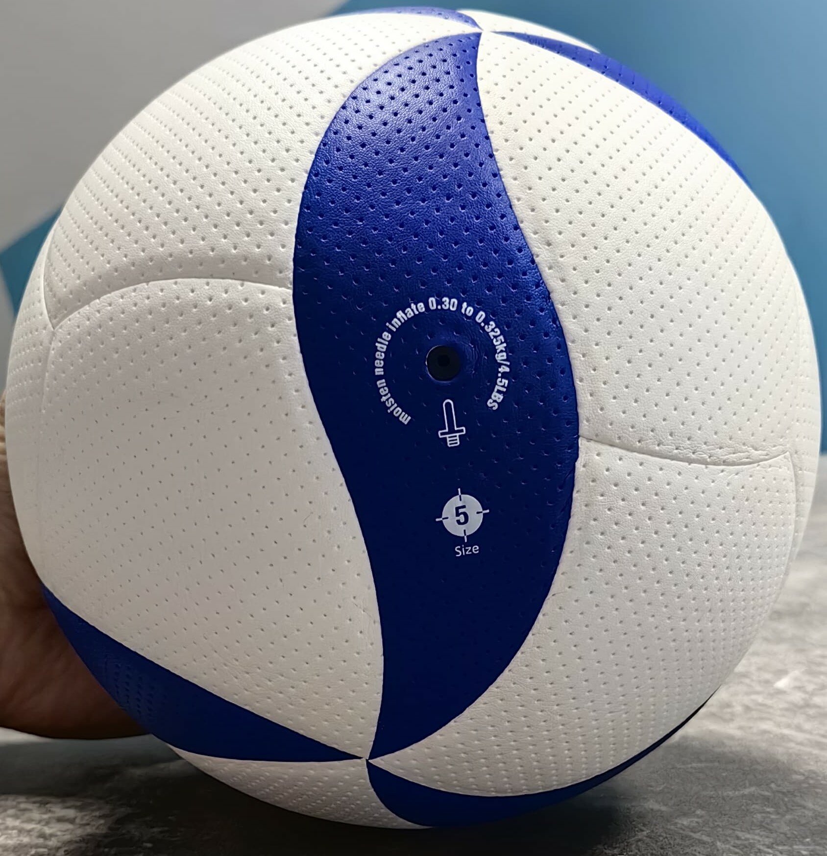 Мяч волейбольный FINT V300Z, 18 склеенных панелей, размер 5, Синий-белый цвета. Россия — фото 1