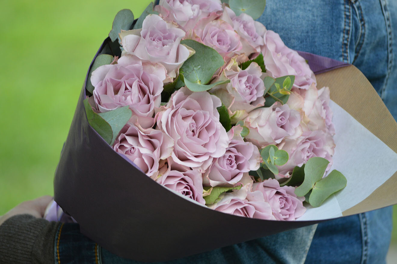 Букет фиолетовых роз "Мемори"