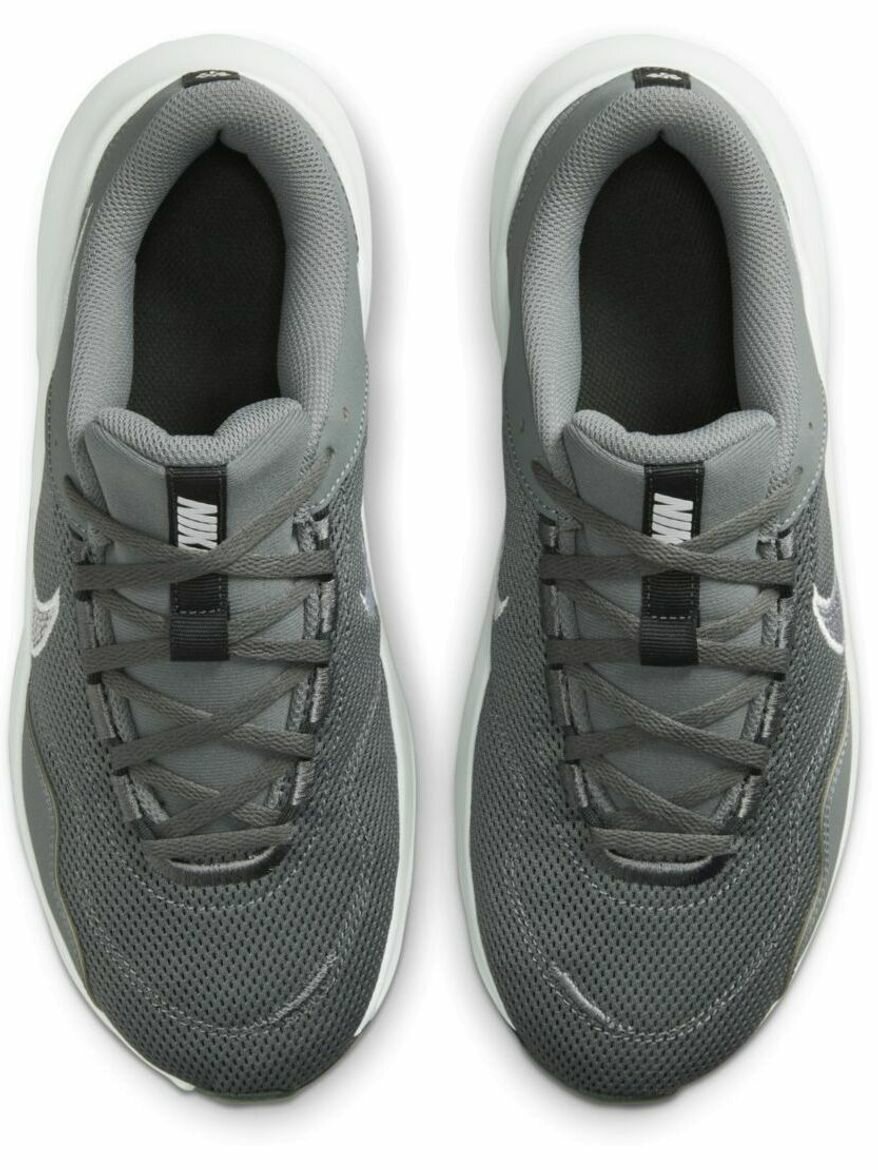 Кроссовки NIKE Legend Essential 3 Next Nature, полнота F, размер 9 US, серый/белый — фото 1