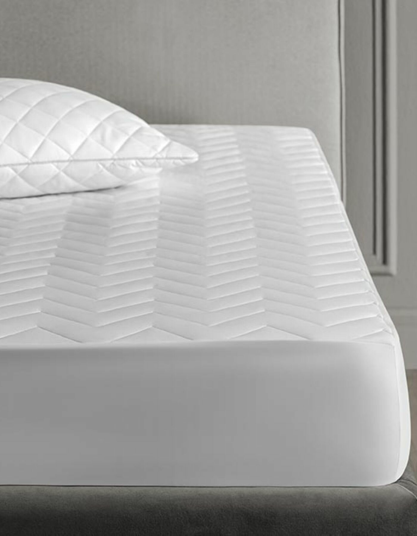 Togas Наматрасник 140x200 + 35 на резинке с бордюром 