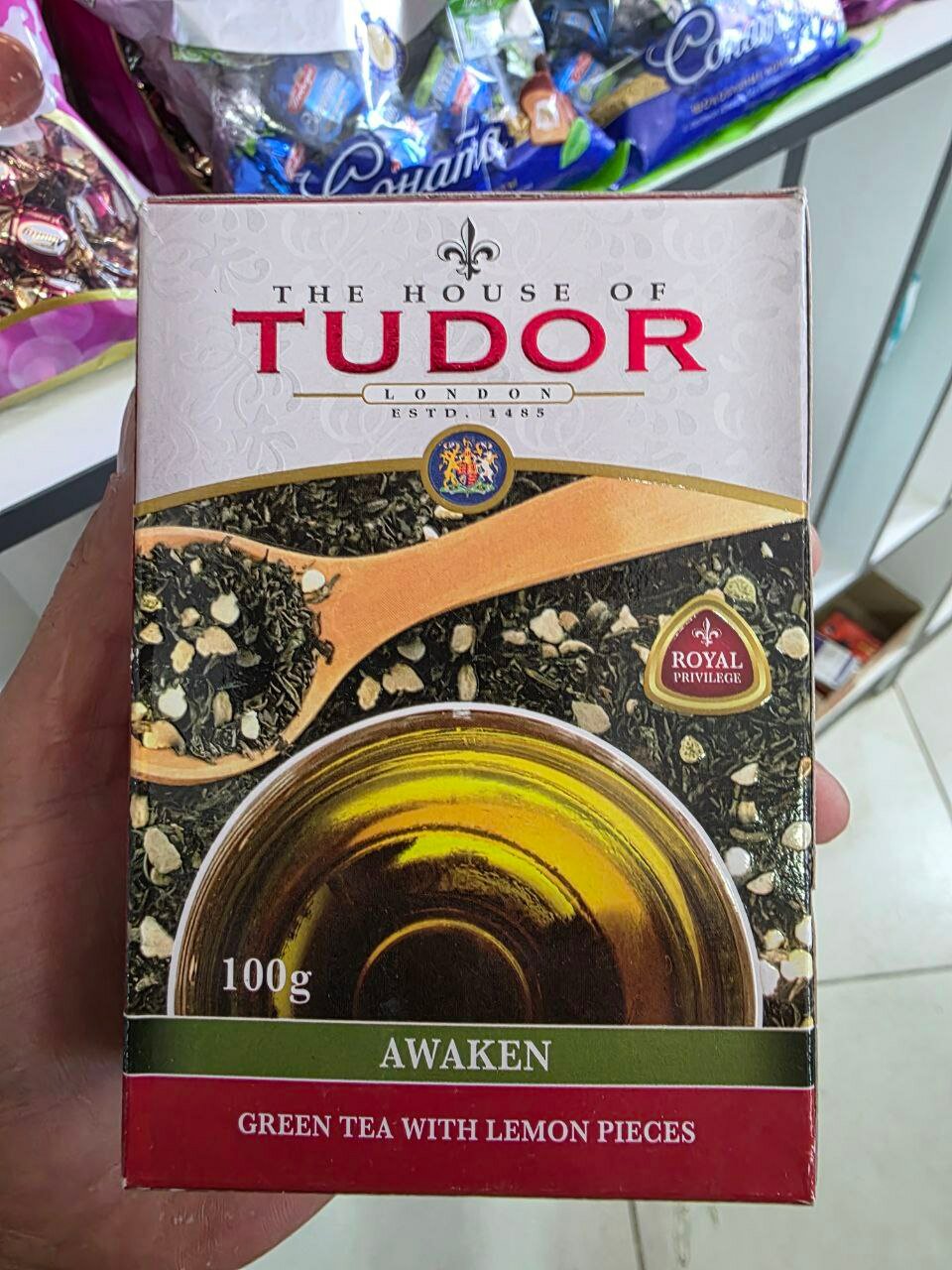 Чай крупнолистовой Tudor 100 г с изысканным вкусом и разного вида