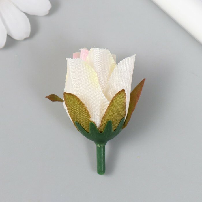Бутон на ножке для декорирования "Роза Мондиаль" бело-розовая 1,7х3 см(10 шт.)