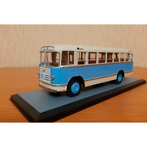 Ликинский автобус 158Б 1961-1970 бежево-голубой 18952₽