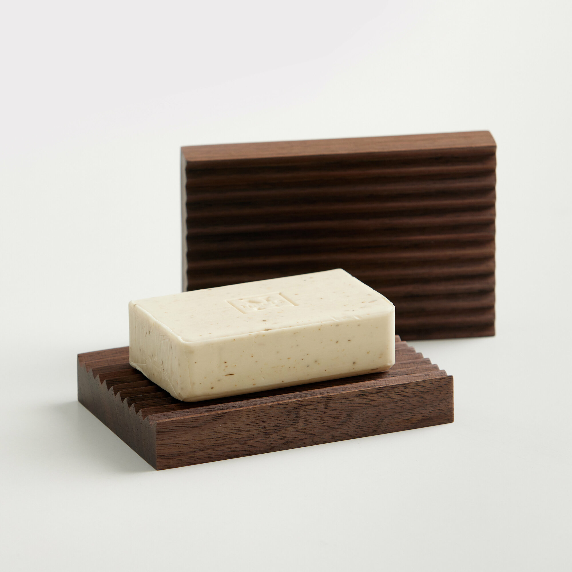 фото Мыльница Soapdish-1 орех, 13,5х8х2 см, деревянная, Varman.pro