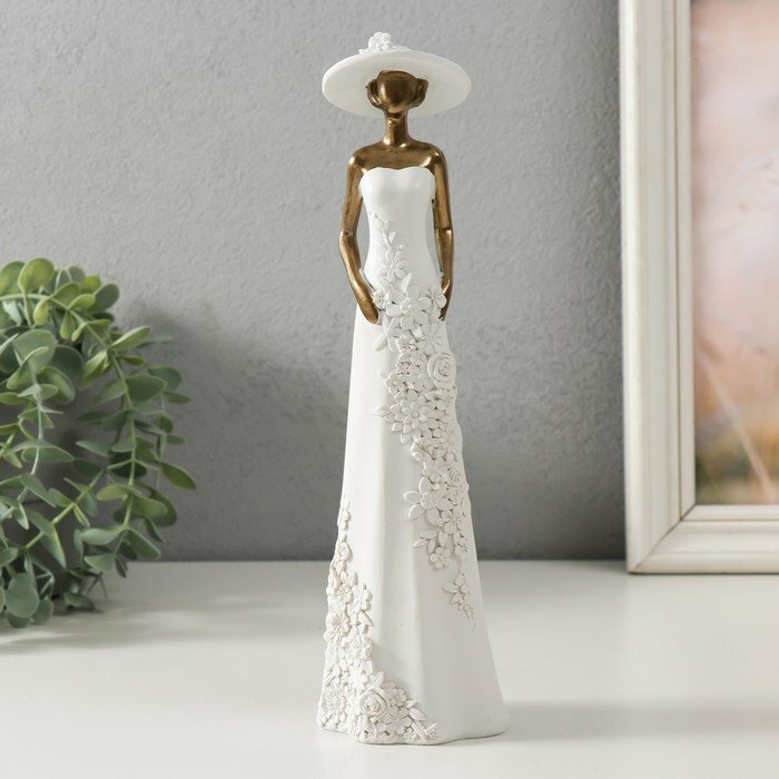 Сувенир полистоун "Девушка в белом платье с цветами и в шляпке" 7,5х6х26 см (комплект из 2 шт)