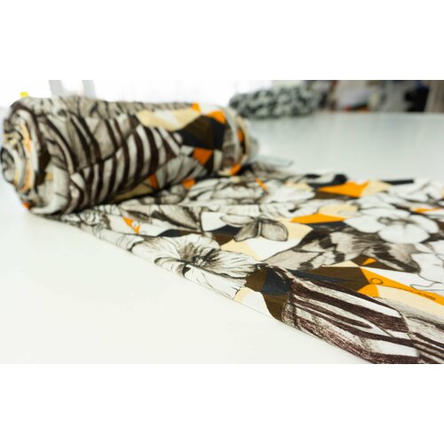 Ткань Трикотаж вискозный холодный с тиграми. Ткань для шитья