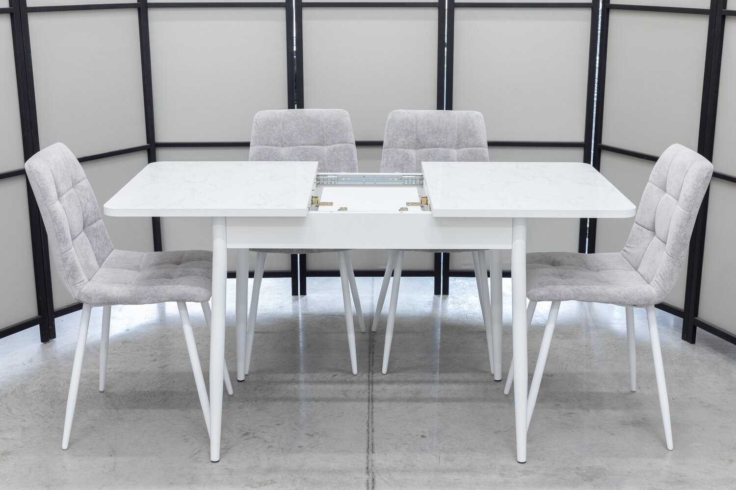Обеденная группа Ост Кватро, стол белый термопластик, 110(140)х70 см, обивка стульев антивандальная, моющаяся, антикоготь, цвет светло-серый - фотография № 2