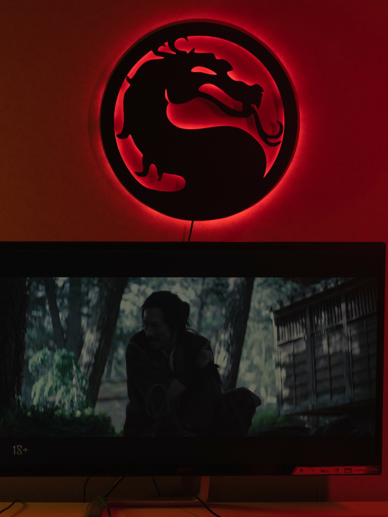 Светильник SolovevStore Mortal Kombat, дерево, красный, с выключателем, 32 см