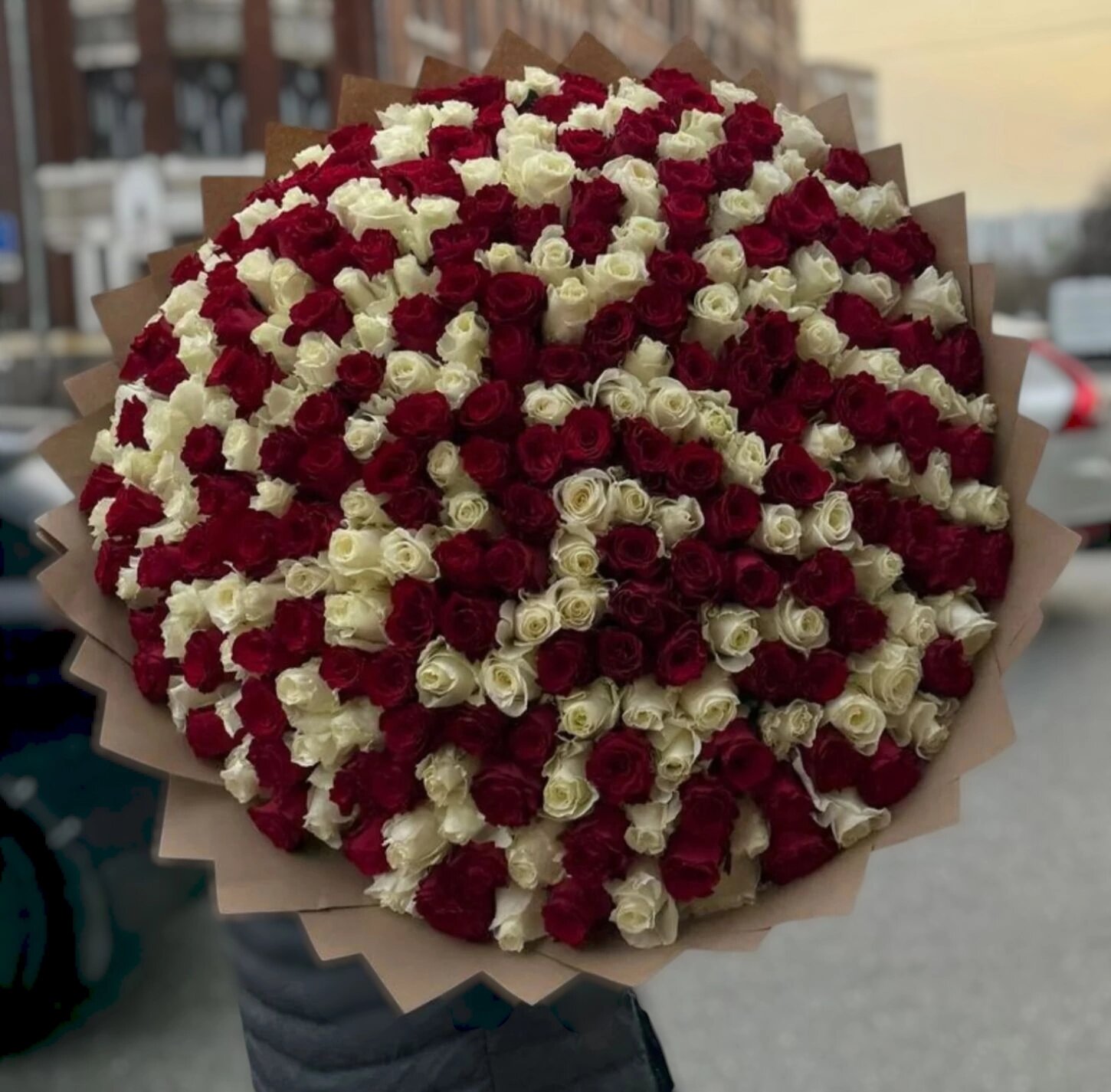 Букет из 301 розы