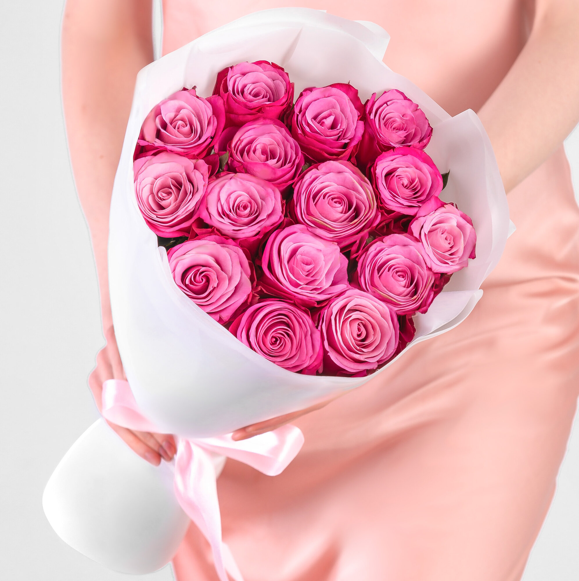 Букет Мегацвет24 "Принц Персии" 15 фиолетовых роз высота 40см