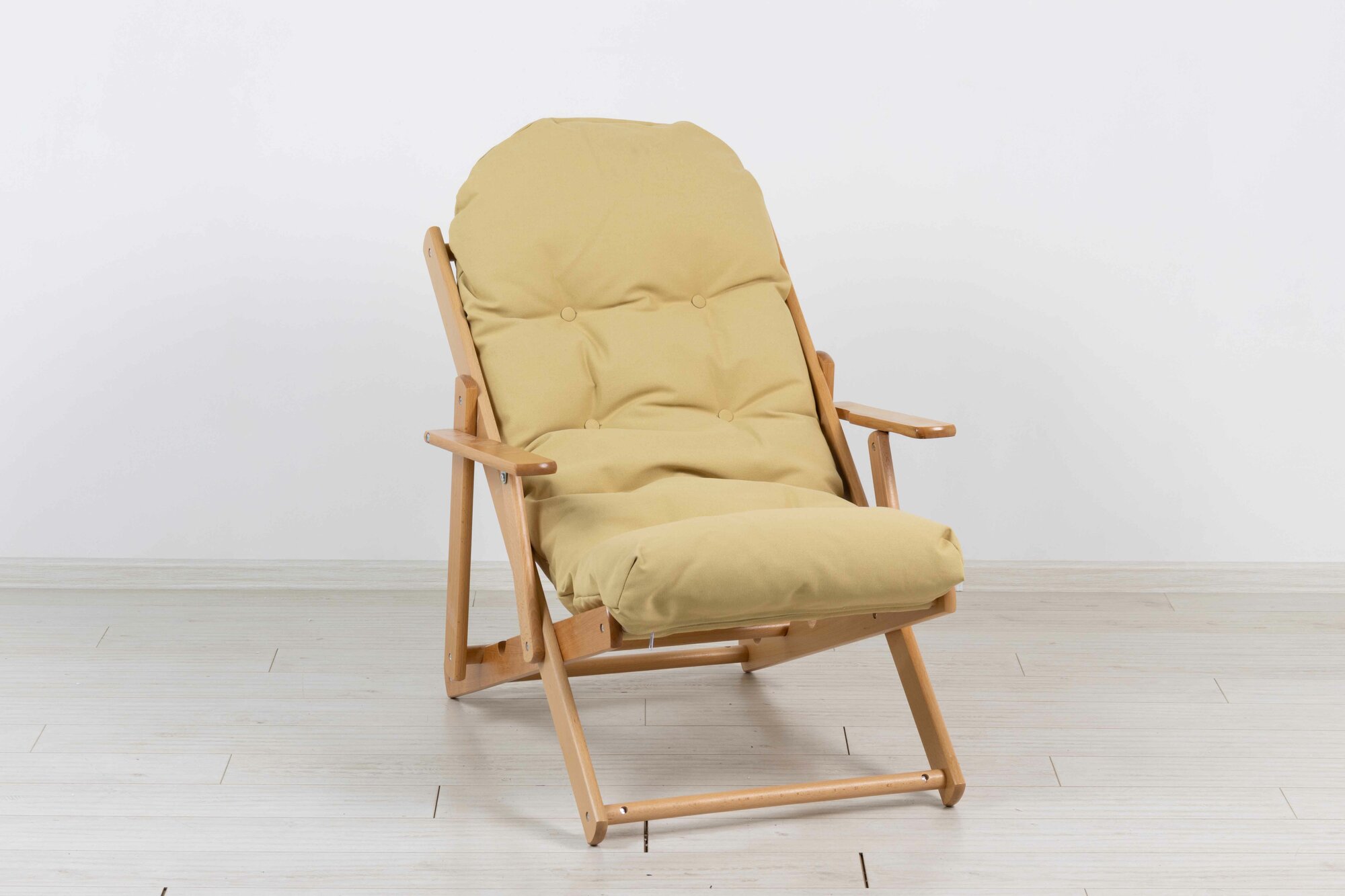 Кресло шезлонг Olso  из массива сосны  бежевое  складное  до 120кг