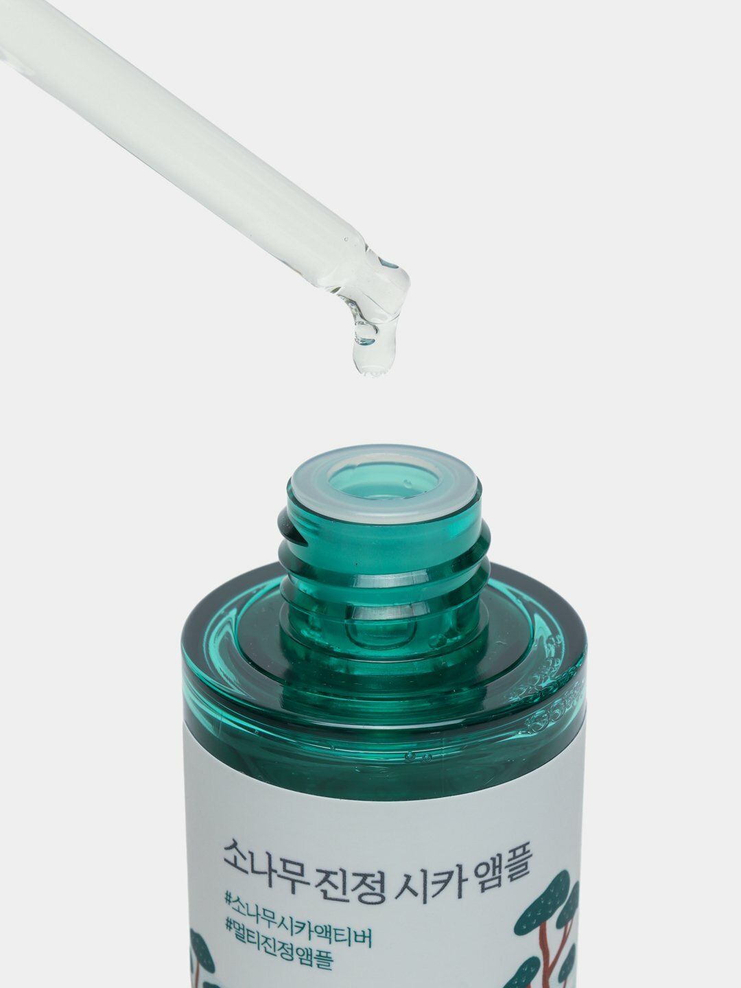 Успокаивающая ампула для проблемной кожи с акне Round Lab Pine Calming Cica Ampoule, 30 мл — фото 1