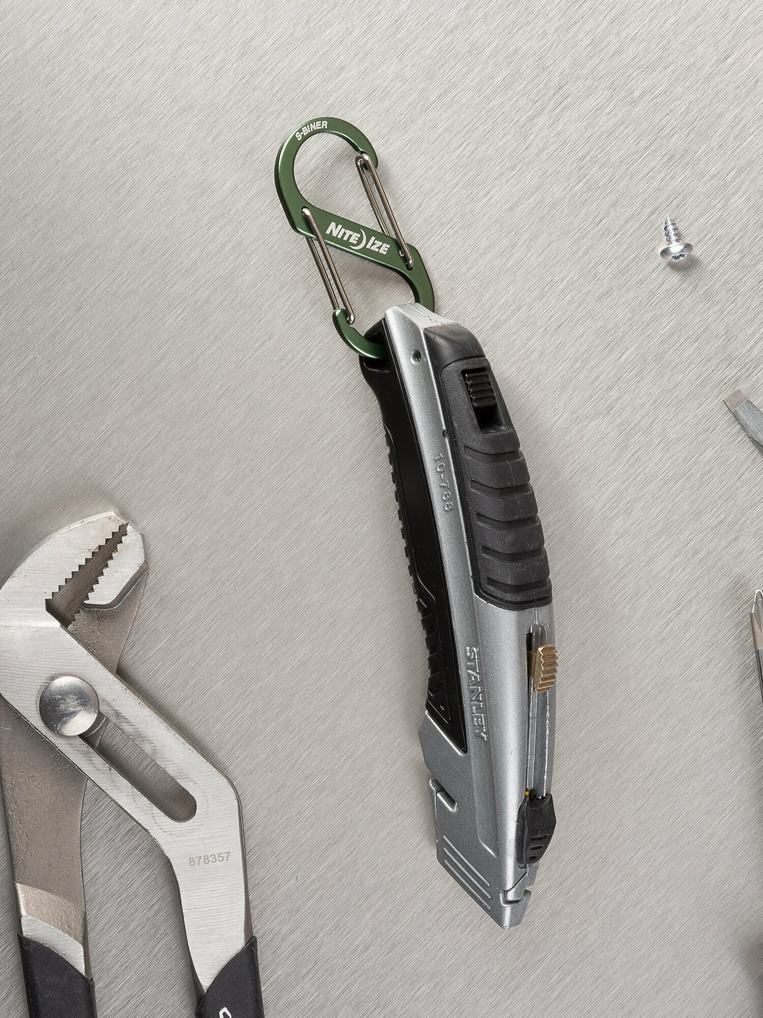 Брелок-карабин Nite Ize, зеленый — фото 1