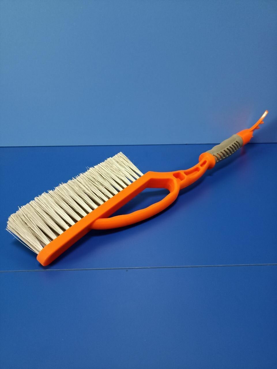 Щетка "AIRLINE" для снега и льда с распушенной щетиной (54см)