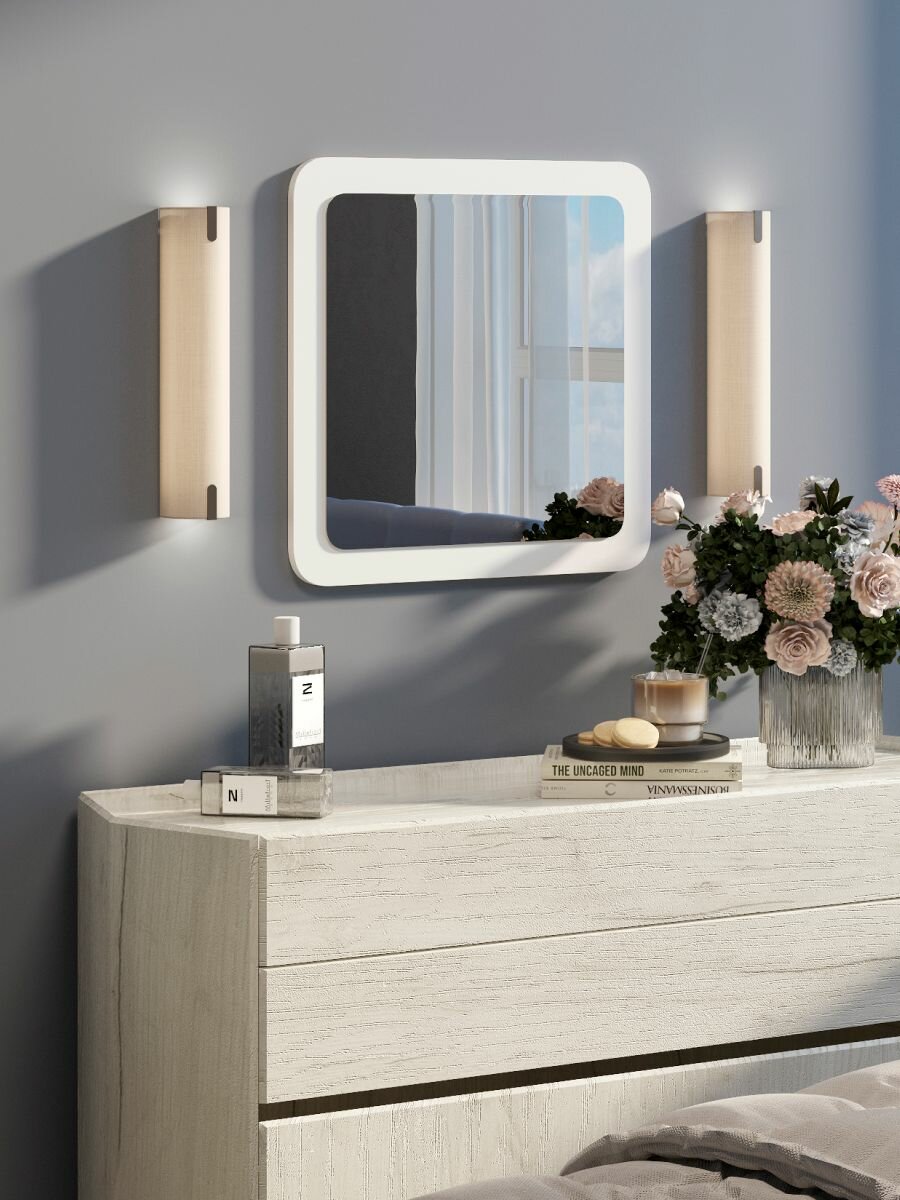 Зеркало настенное 60х60 см белое на основании