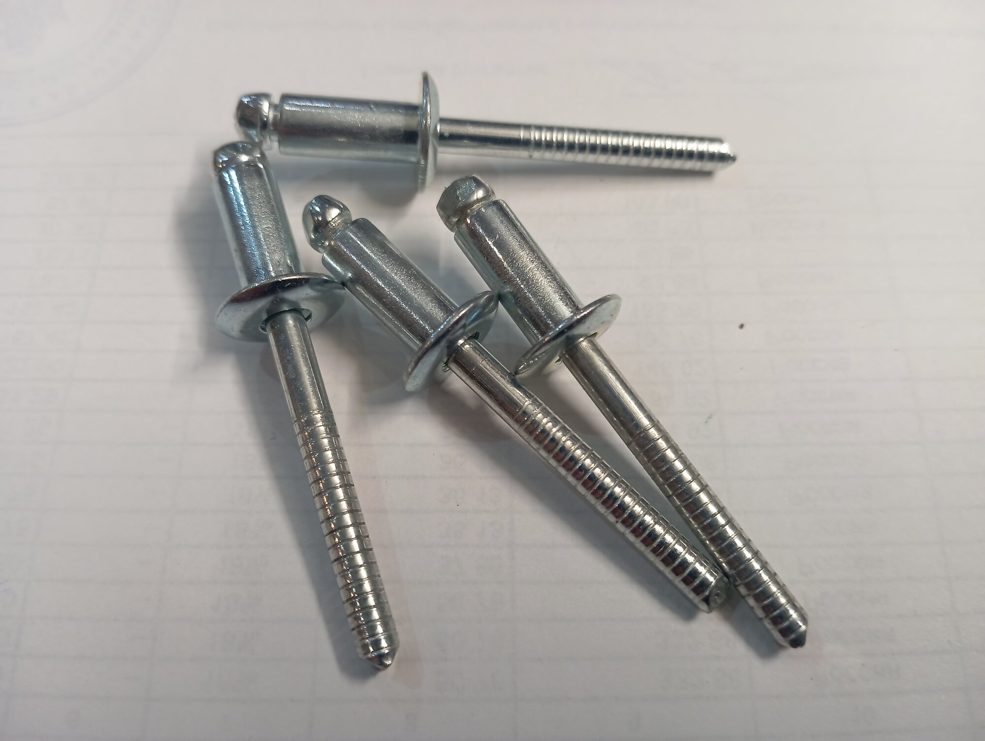 Заклепка вытяжная FIXIT. сталь 6.4*14 упаковка 180 шт.