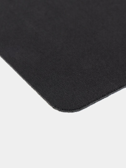 Коврик для мыши "Чёрный, как сердца всех бывших", однотонный, противоскользящий, игровой — фото 1