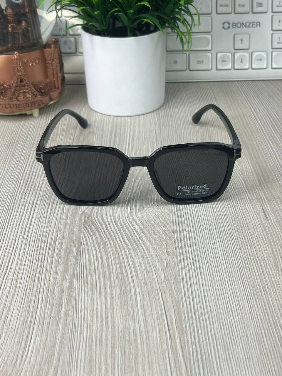 Солнцезащитные очки Tom Ford, черный — фото 1