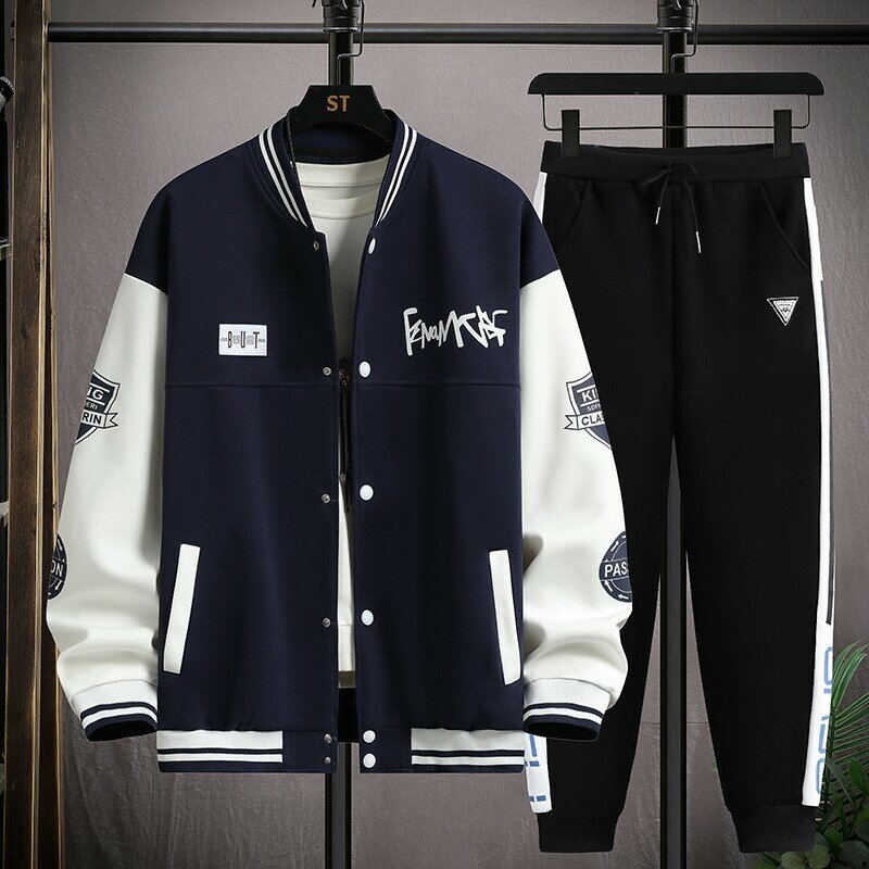 Костюм спортивный