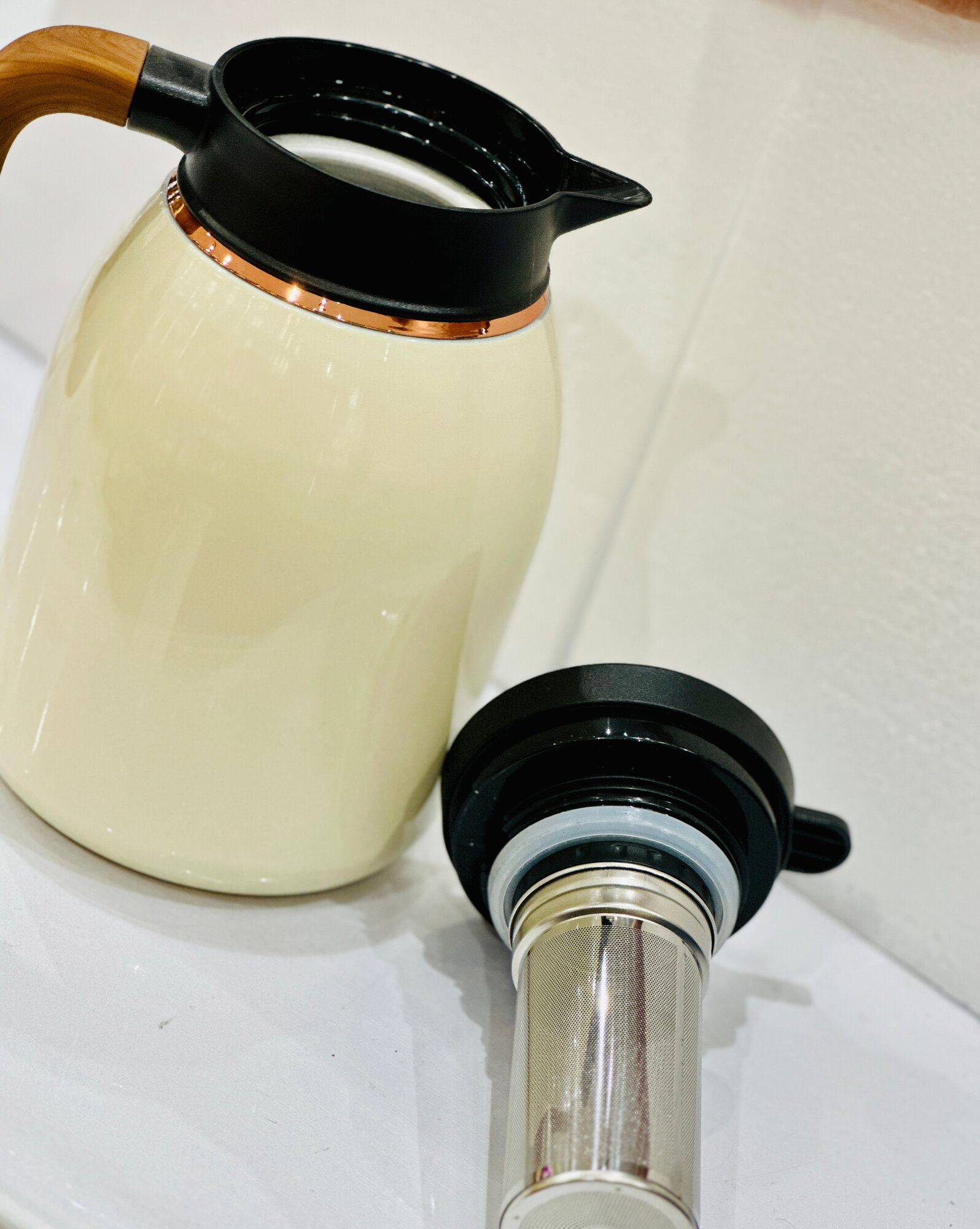 Элегантный термос для чая и травяных настоев, объемом 1,1 л и 1,6 л.