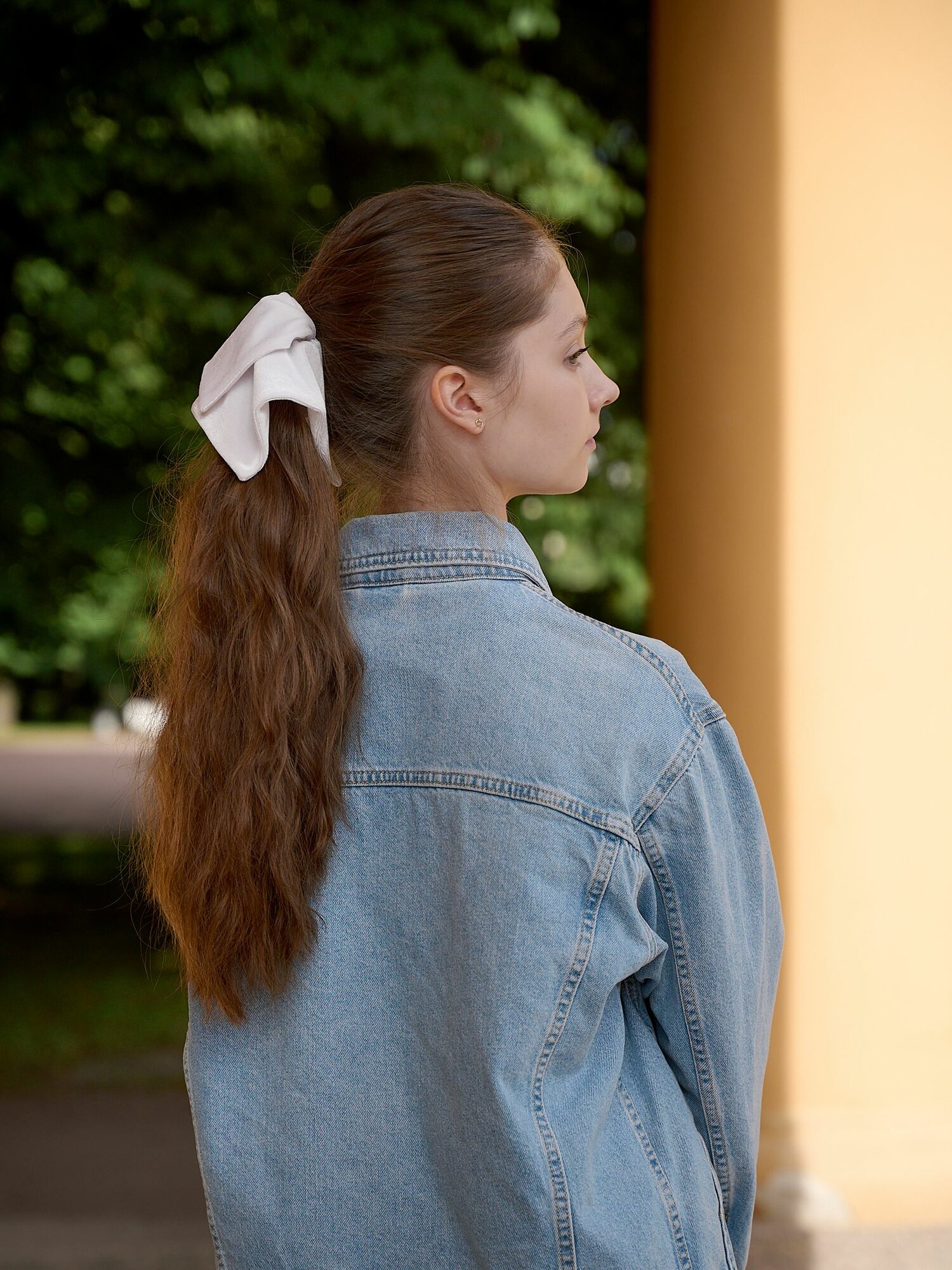 Резинка для волос бархатная квадратная белая — фото 1