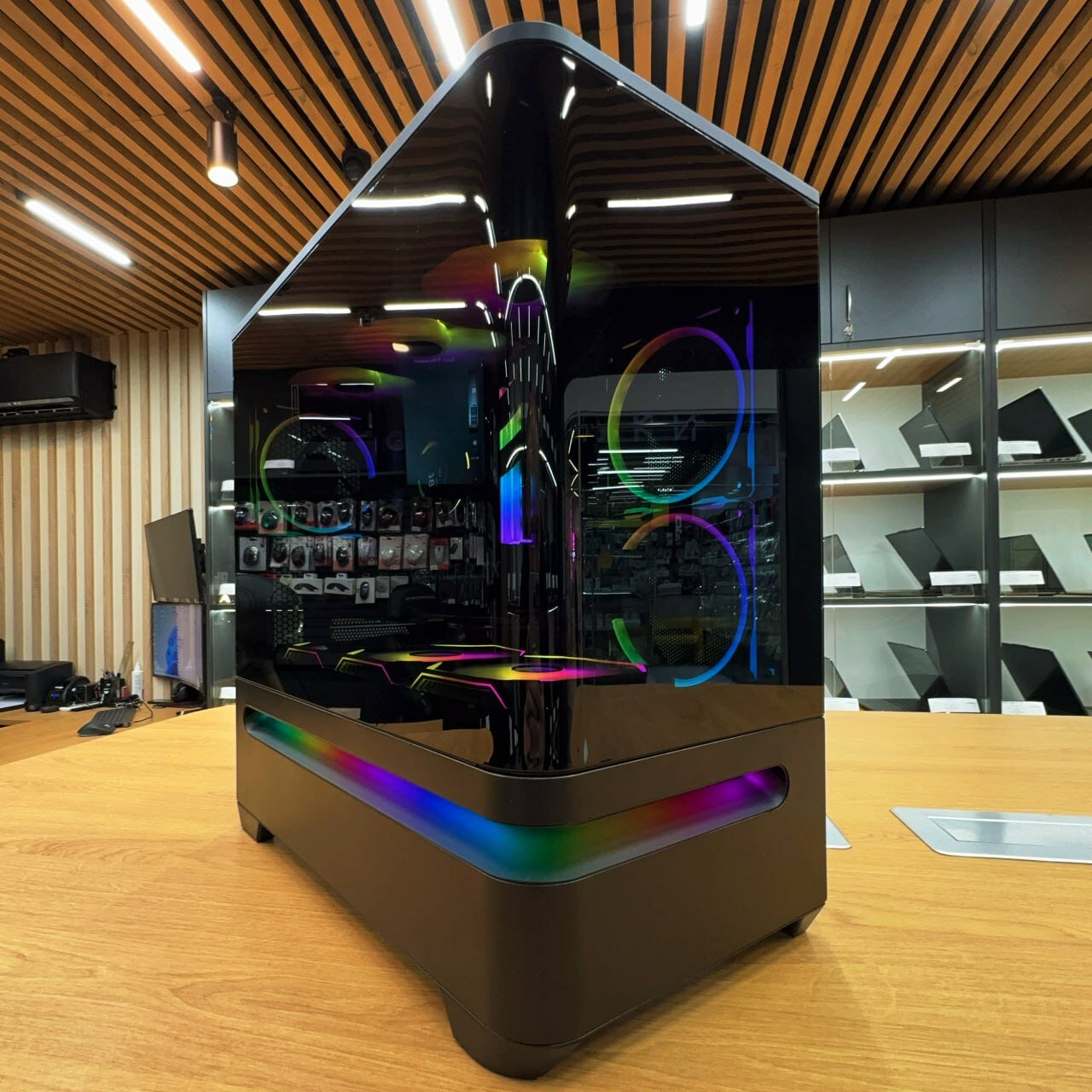 Игровой компьютер ASUS PRIME AP202 TG ARGB BLACK (Intel Ultra 7, 32 ГБ, 2 ТБ, RTX 5070 Ti, Win 11) Черный