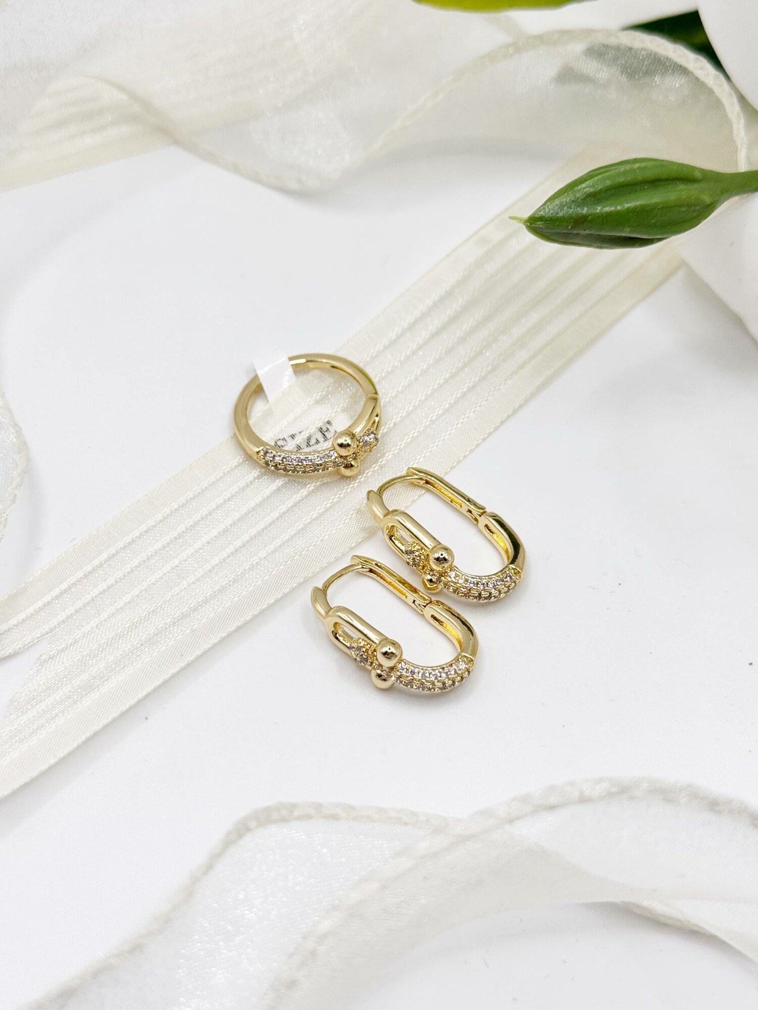 Комплект серег, фианит, золотой — фото 1