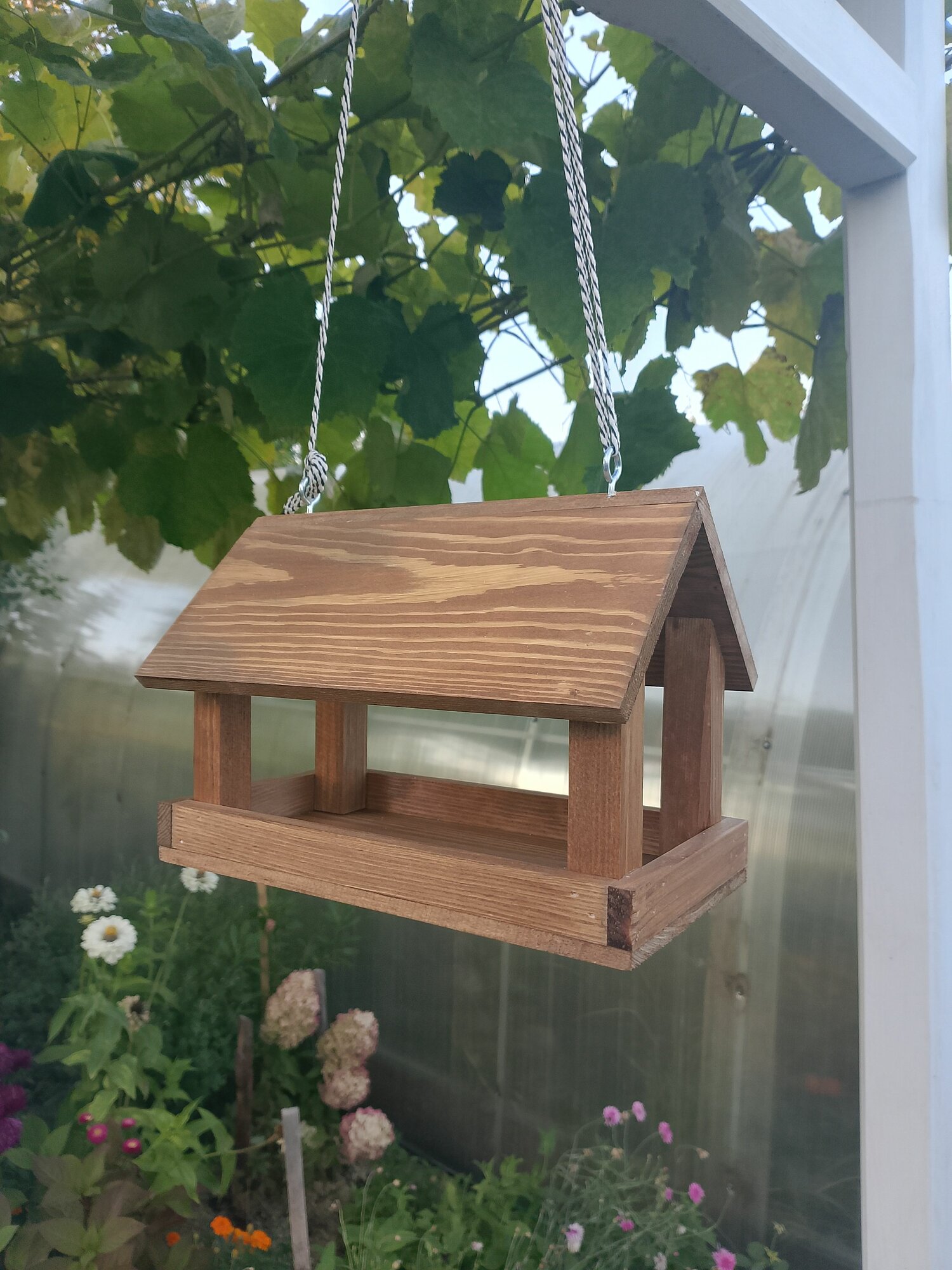 Кормушка для птиц деревянная