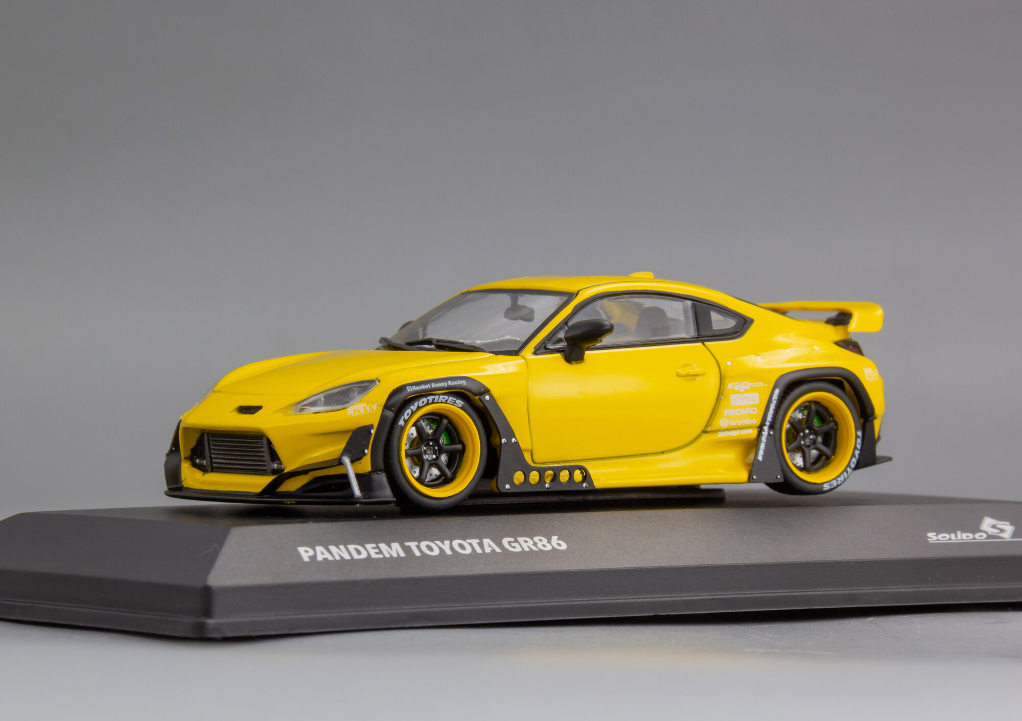 Коллекционная масштабная модель 1:43 Toyota GR86 PANDEM от Solido — фото 1