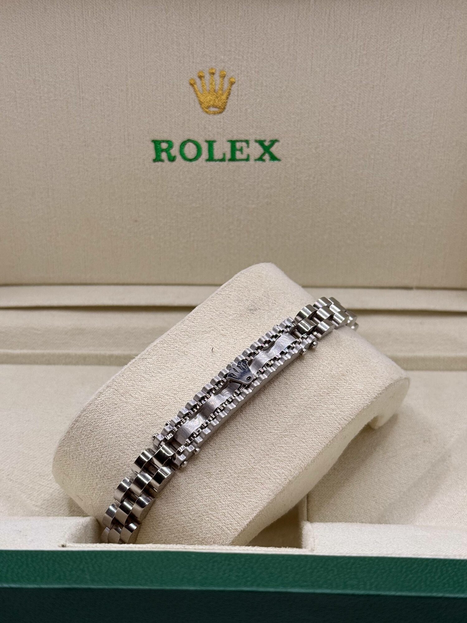 Плетеный браслет