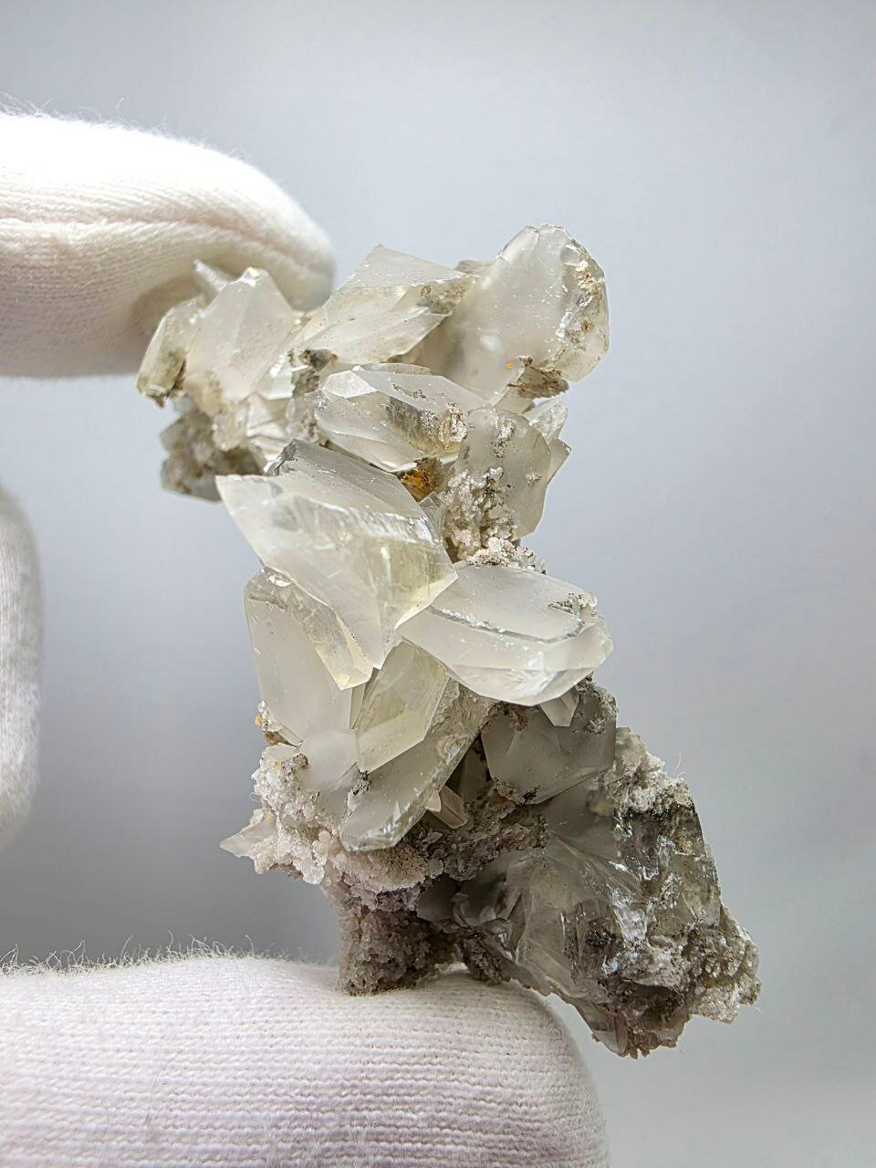 Кальцит с пиритом, 66 мм 23 г. — фото 1