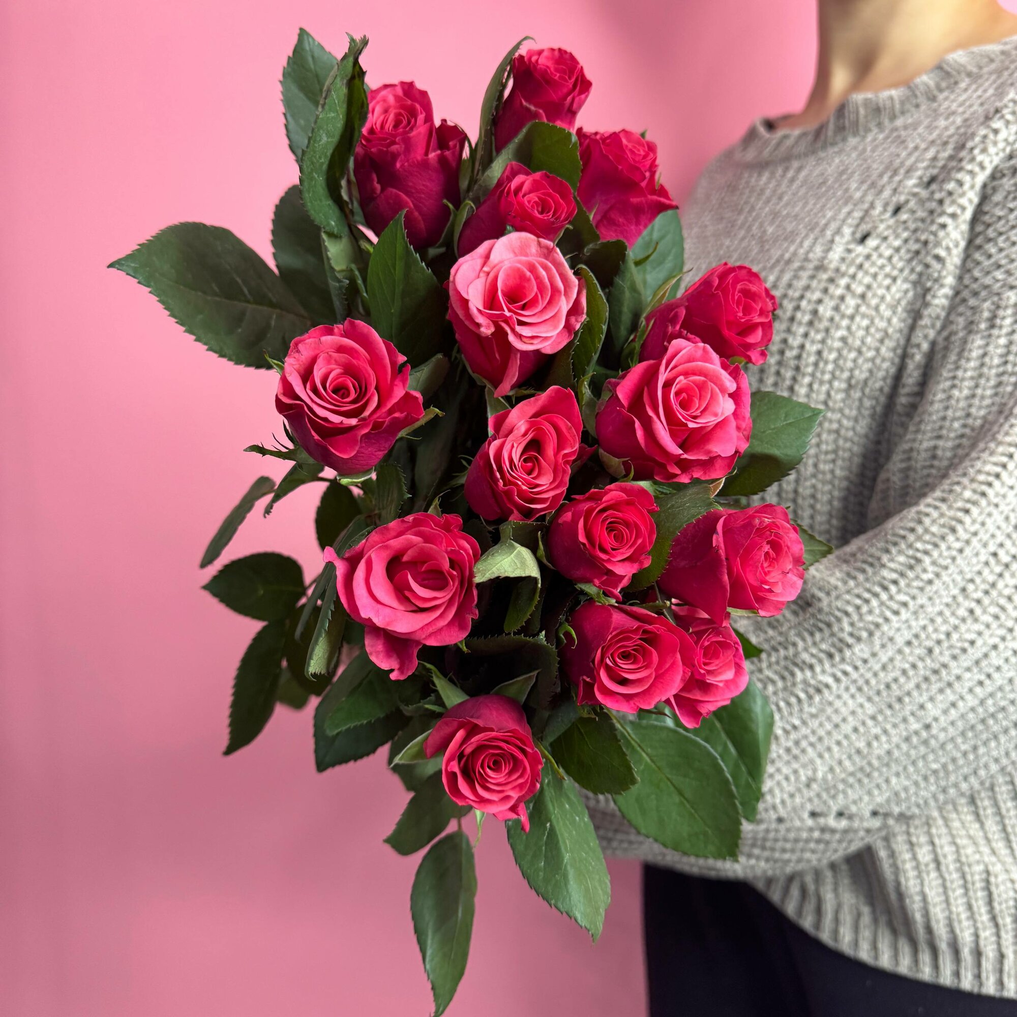 Букет из 15 голландских роз Такази