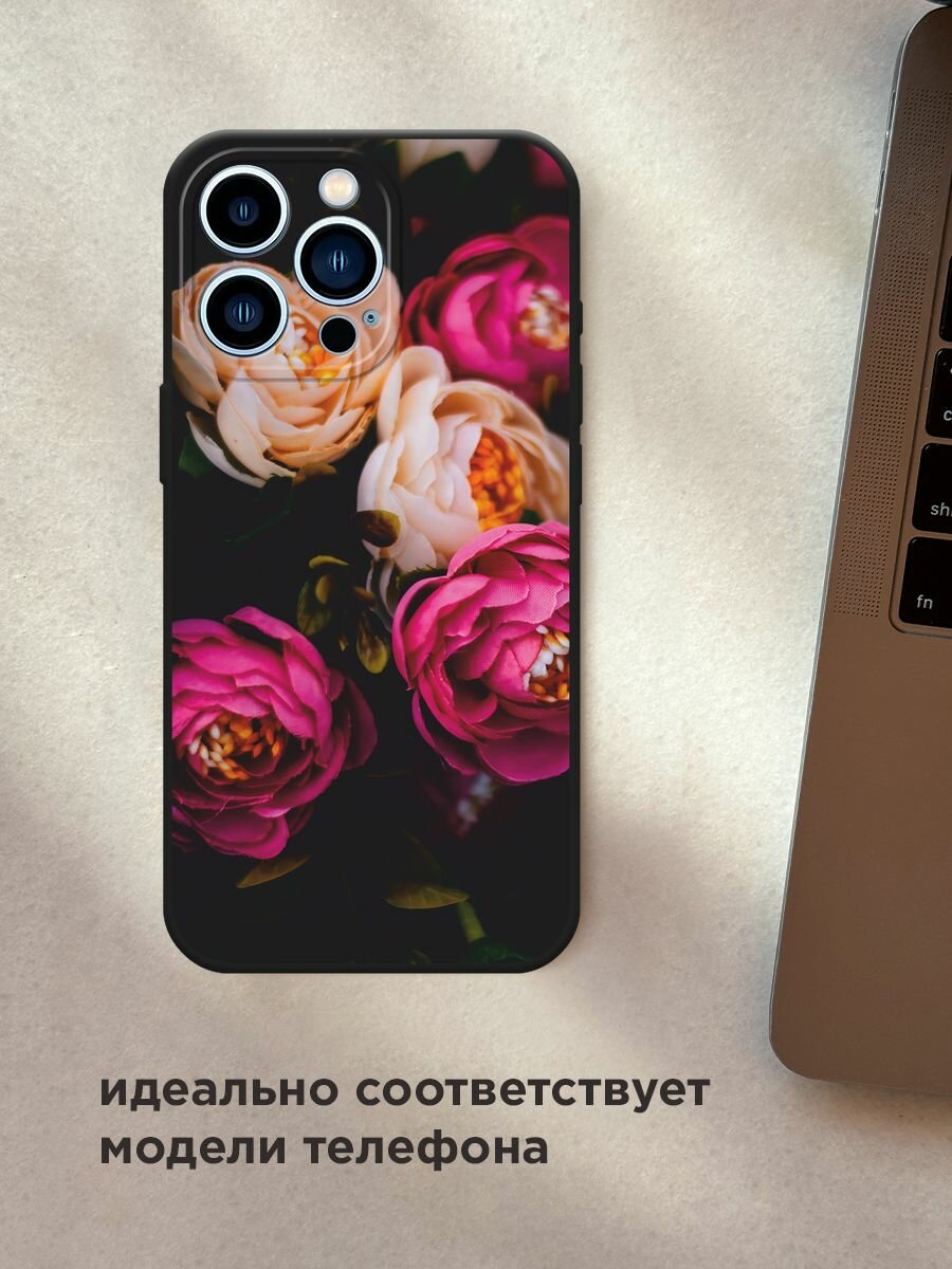 Черный матовый чехол на Apple iPhone 13 Pro / Айфон 13 Про с принтом "Розовые пионы на черном" — фото 1