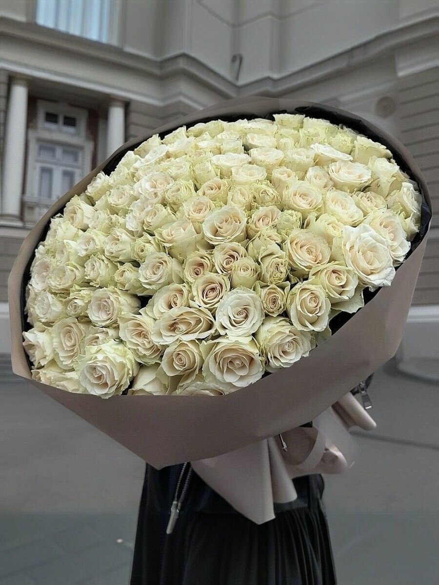 Букет из 151 белой розы