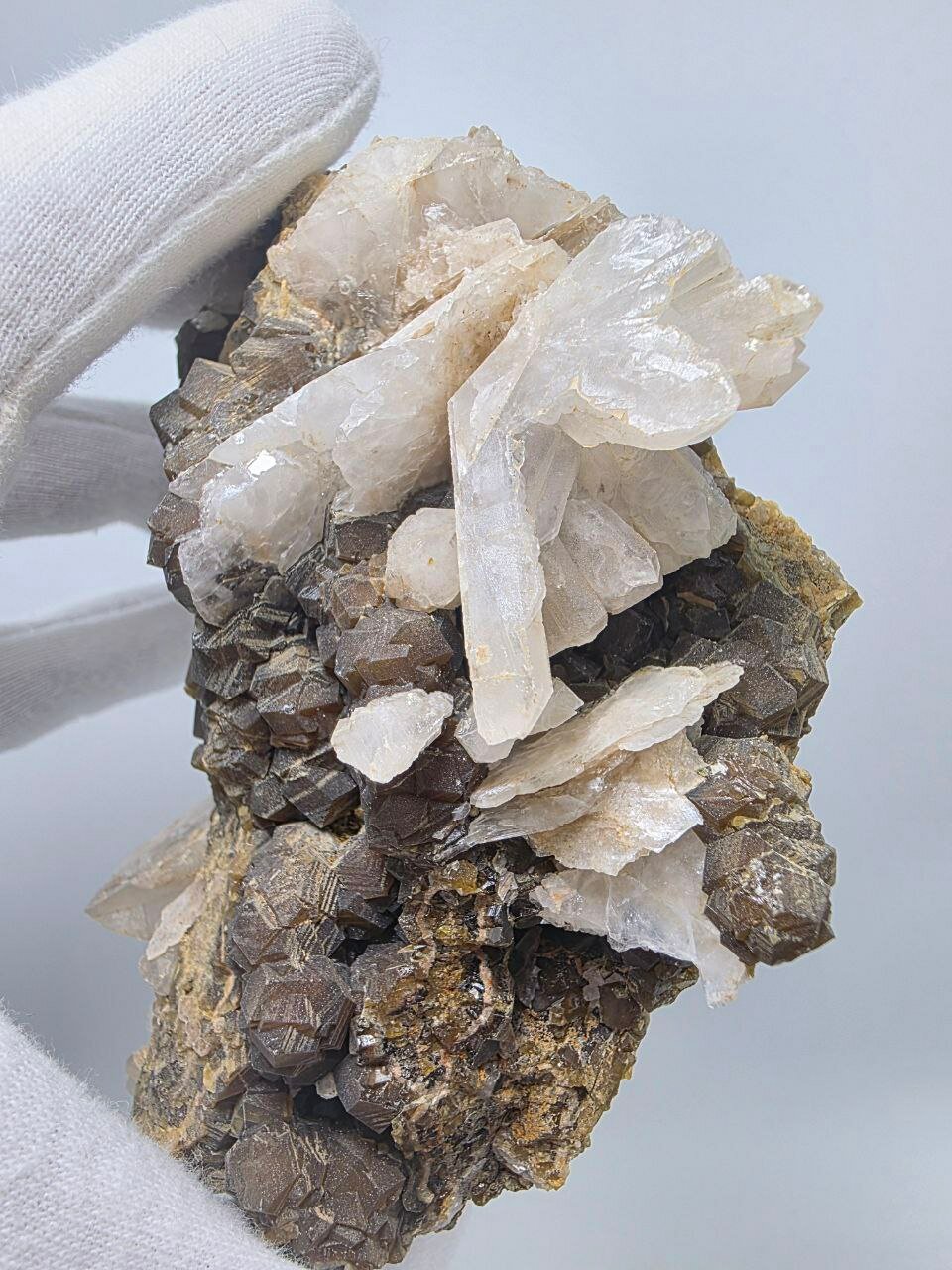 Гранат андрадит 103 мм, 524 г.