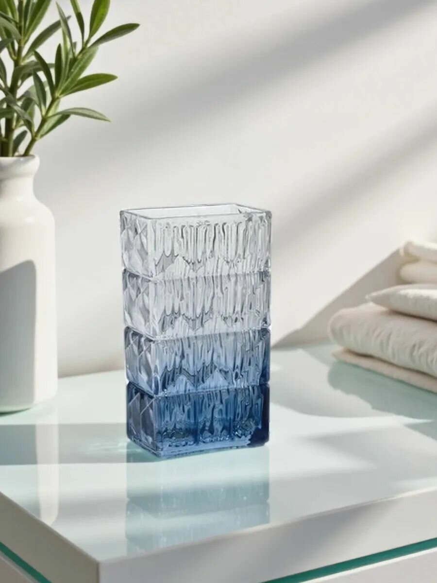 Ваза интерьерная, 12*8*20см, хрусталь, цвет прозрачный с голубым