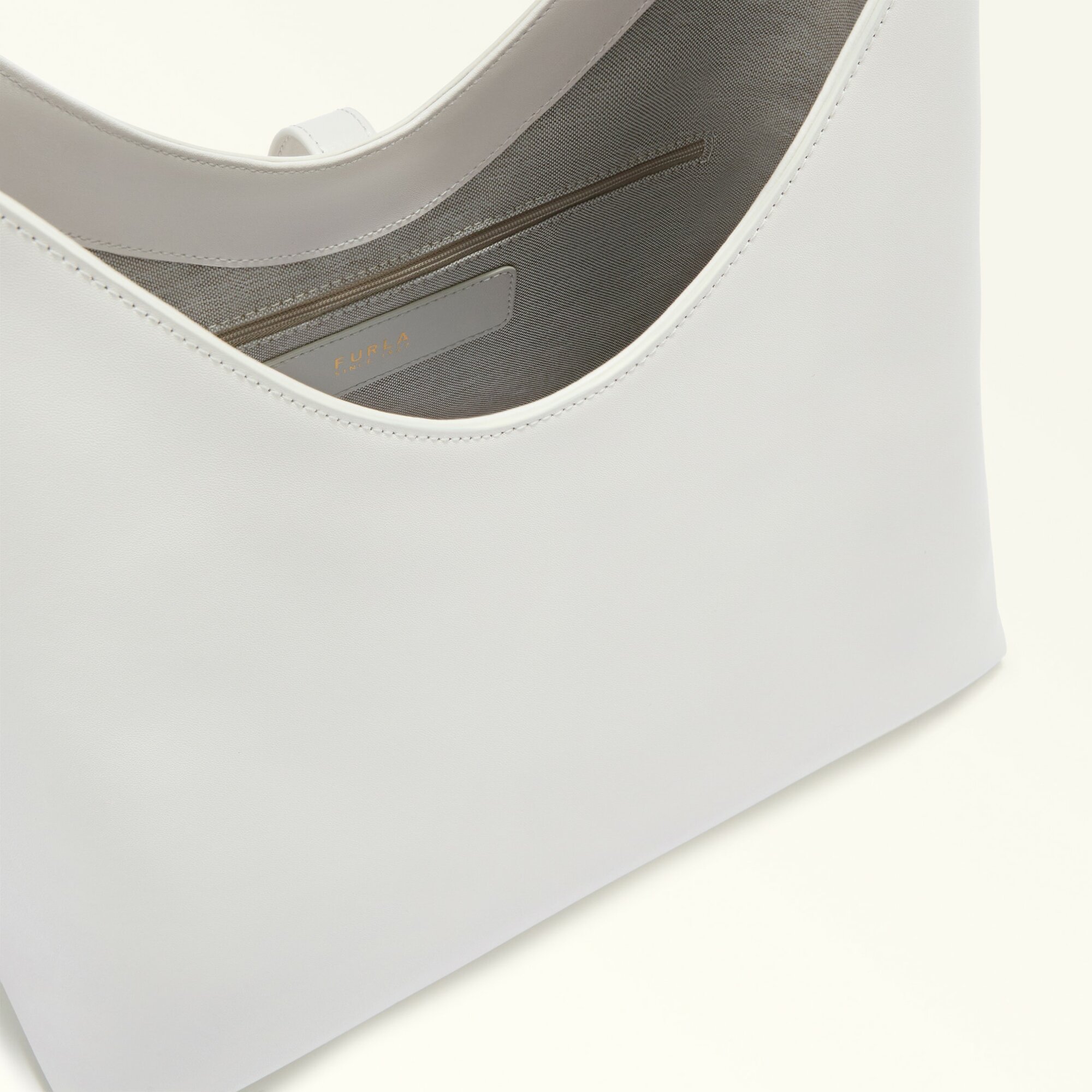 Сумка хобо FURLA, фактура гладкая, белый — фото 1