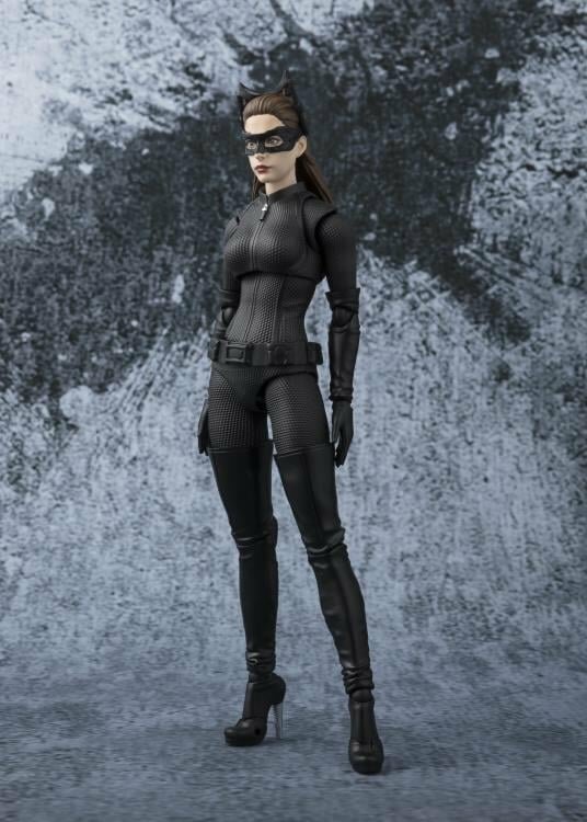S.H.Figuarts Catwoman 15 см (The Dark Knight Rises) – коллекционная фигурка Женщины-Кошки из фильма Тёмный рыцарь: Возрождение легенды.