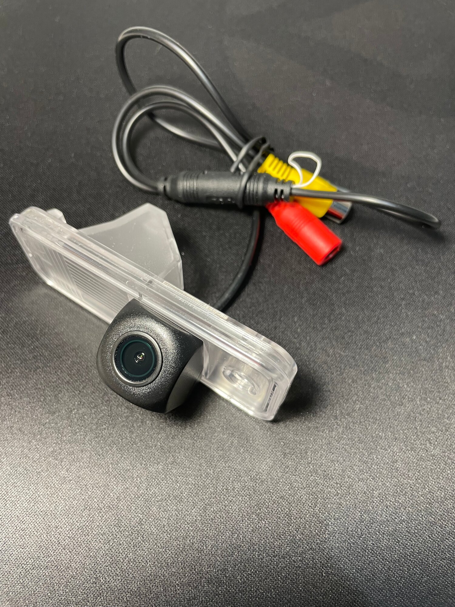 Изображение Камера заднего вида для Hyundai Creta (2014+) / Santa Fe 2 / 3 (06-18) Разм.89мм*37мм