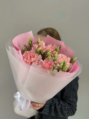 Изображение товара Букет AURA BUKET "Нежный", из эустомы и диантуса, элегантный, стильный, стойкий