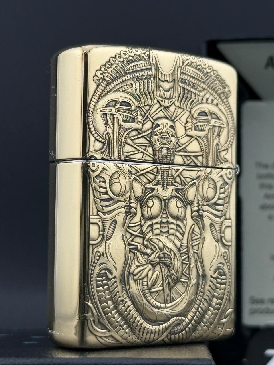 Бензиновая зажигалка Zippo