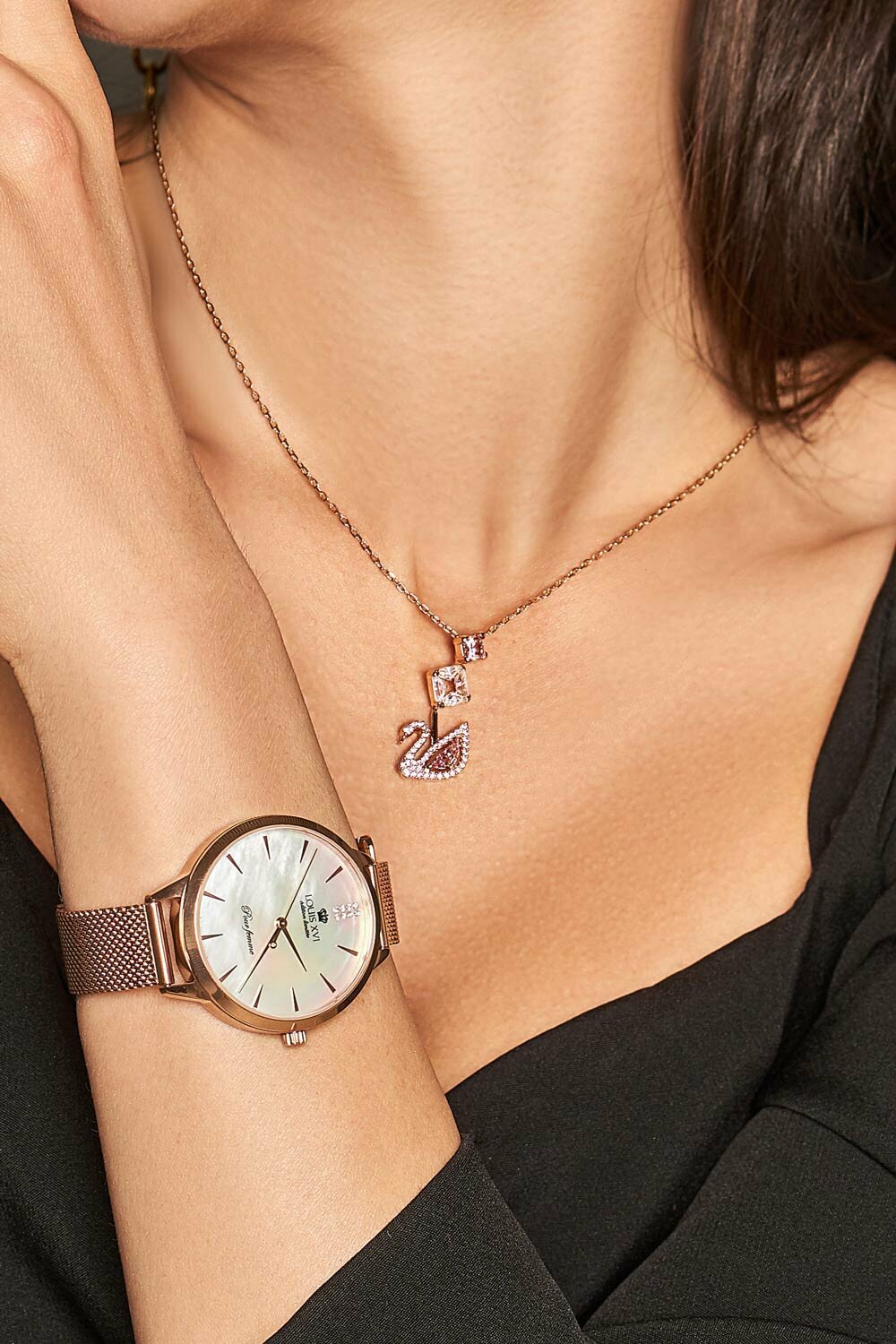 Колье SWAROVSKI, кристаллы Swarovski, длина 42 см, бесцветный, золотой, розовый — фото 1